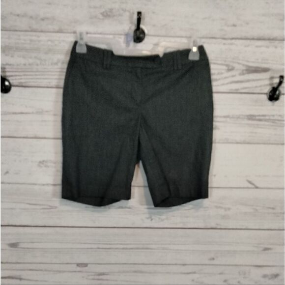 "Loft" woman's shorts  - Picture 1 of 6